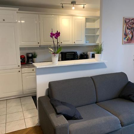 Apartamento Lieu De Ressourcement A Robinson Le Plessis-Robinson Exterior foto